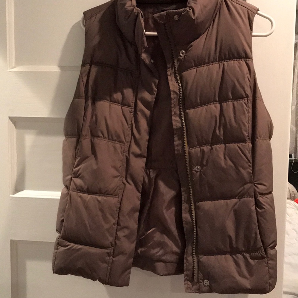 Gap puffer vest